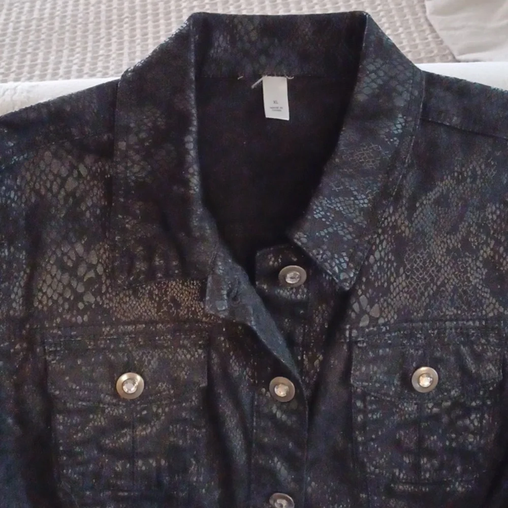 Jacket - Picture 3 of 6